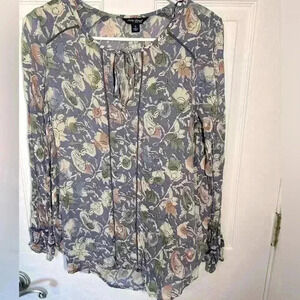 Lucky Brand Pullover, round Neck with v-neck at tie, boho, flower, top. Small